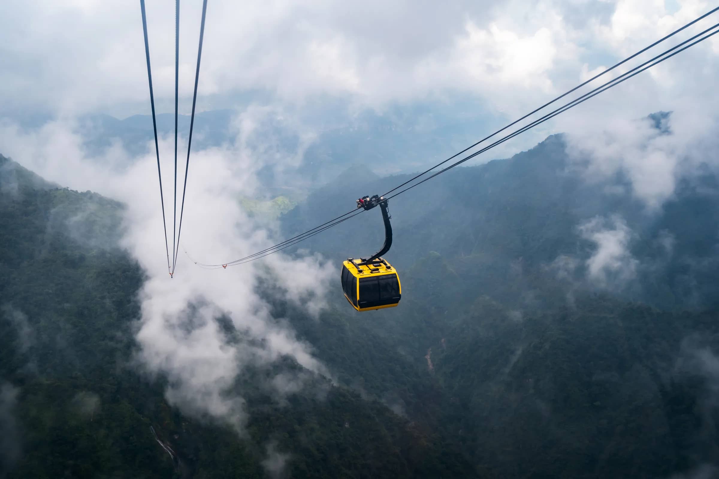Fansipan Legend cable car