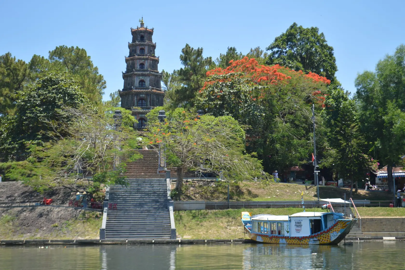 Thiên Mụ Pagoda
