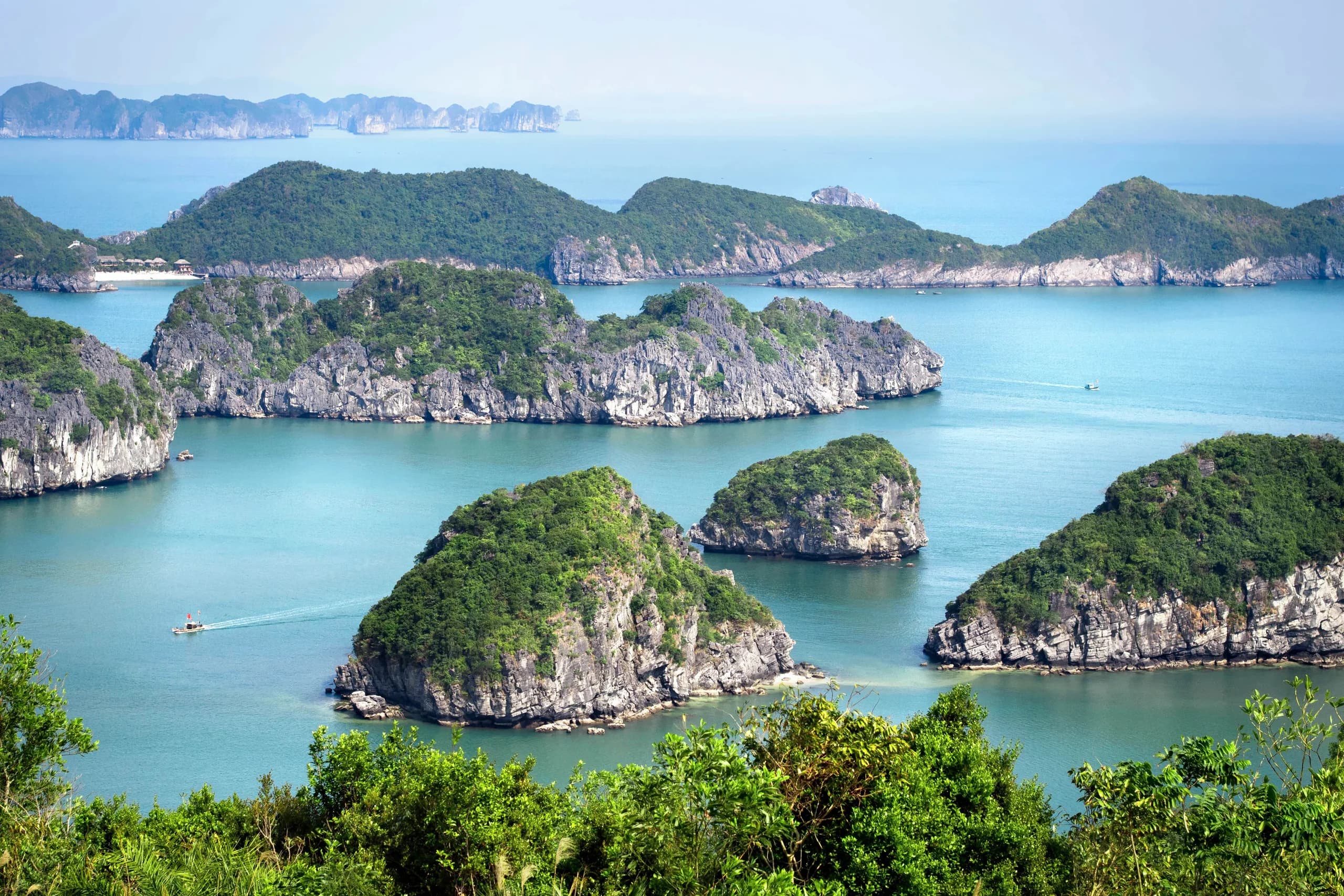 Hạ Long Bay with Kids: Family-Friendly Cruises and Activities