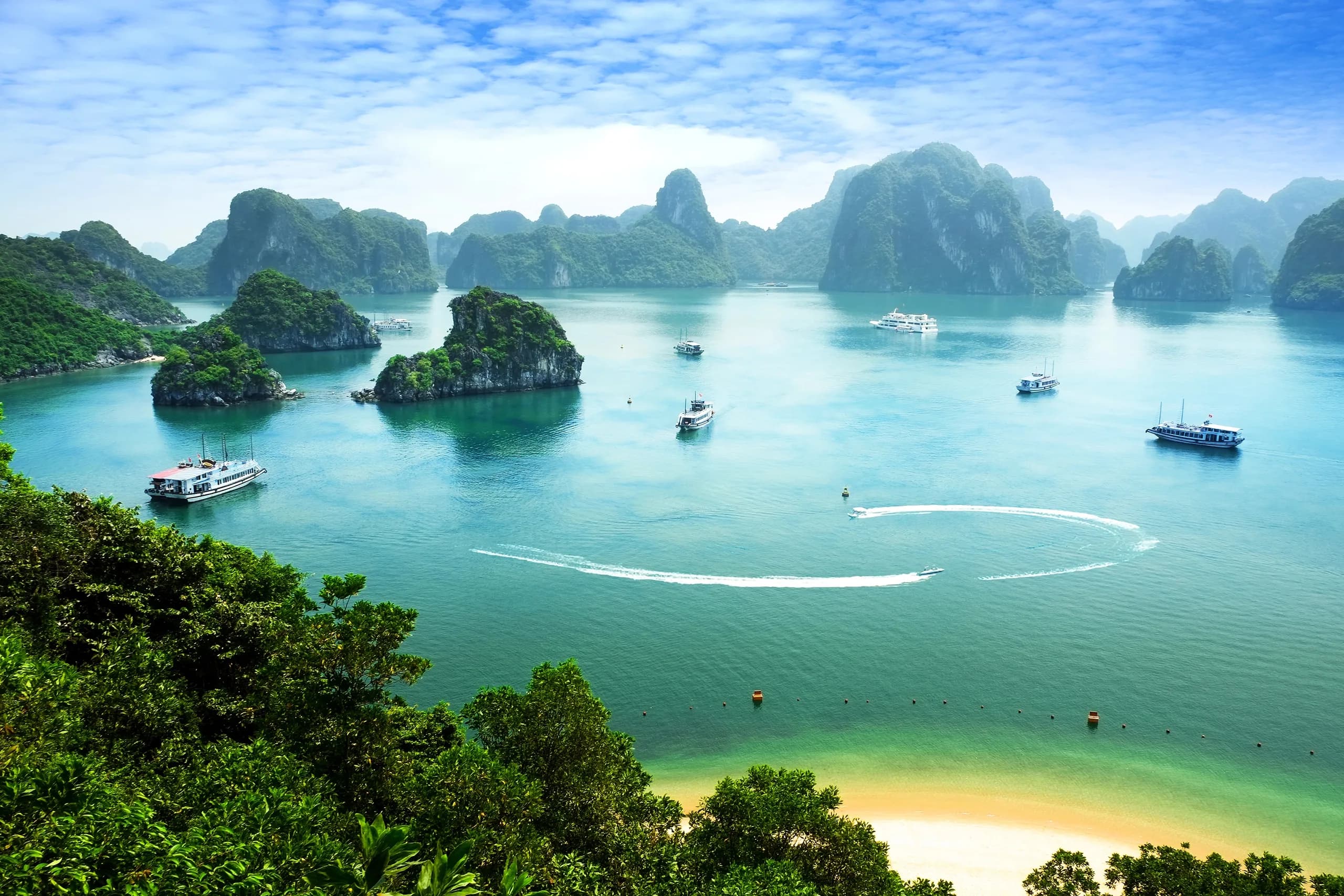 Kayaking and Cave Routes in Hạ Long Bay