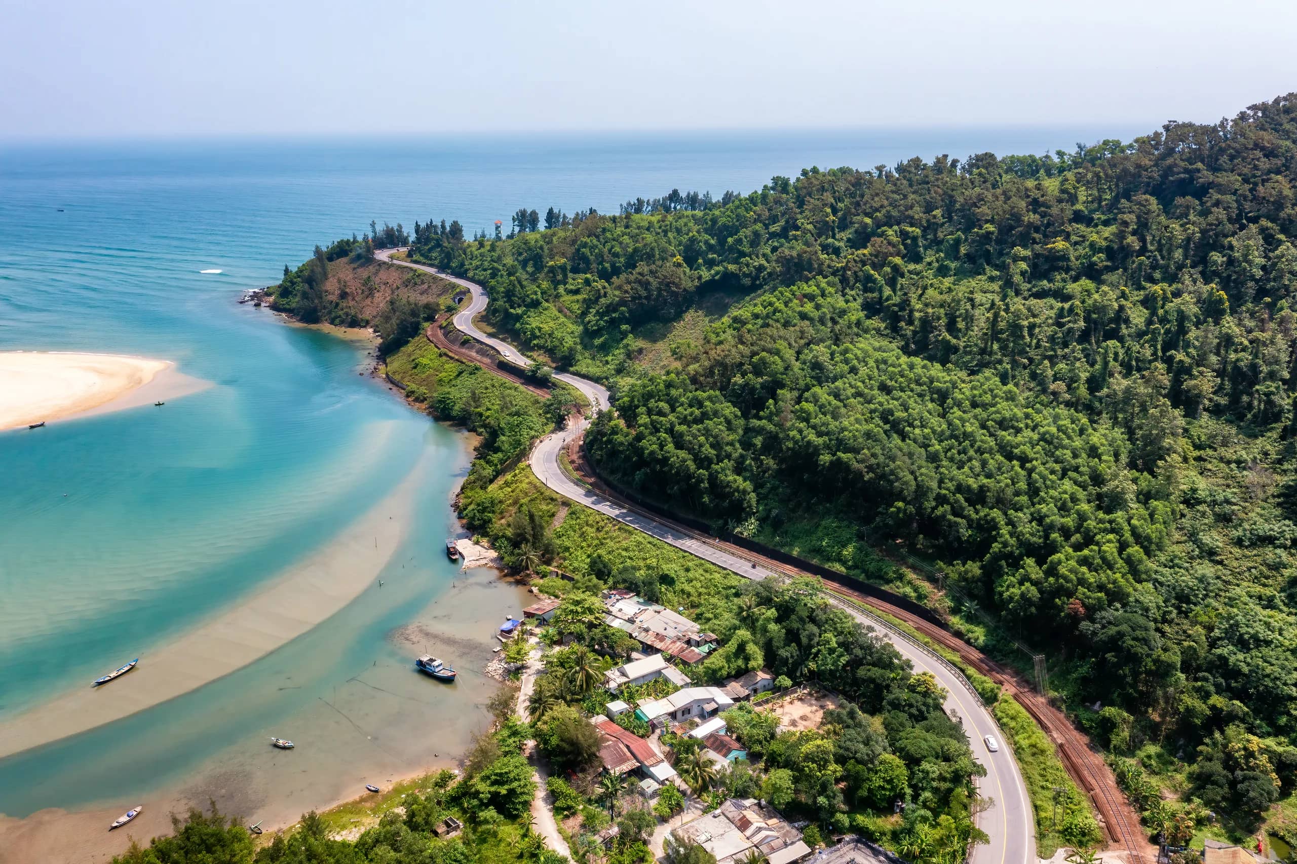 Hải Vân Pass nearby attractions: explore Da Nang and Hội An