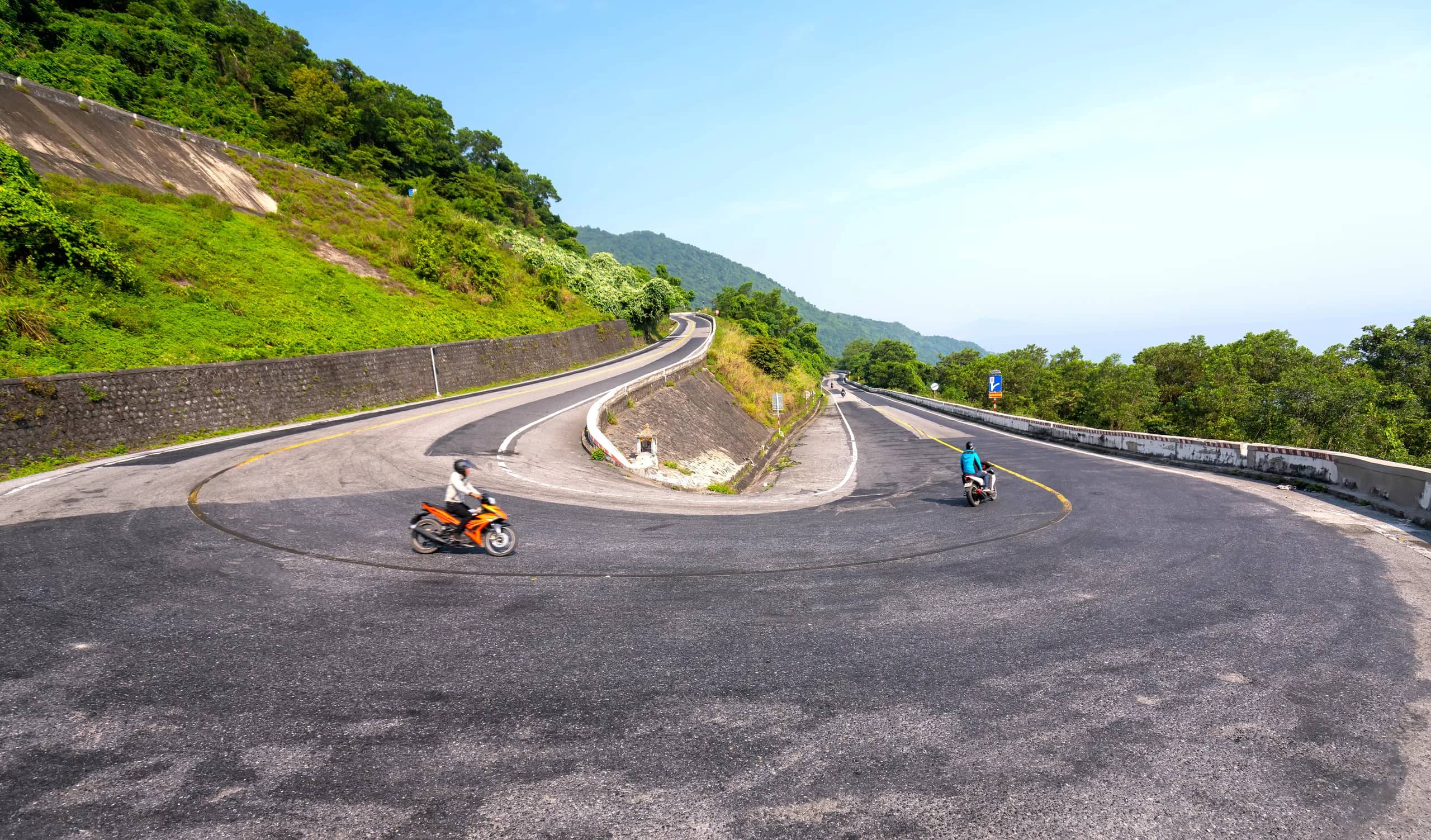 How to travel over Hải Vân Pass: transport options and costs