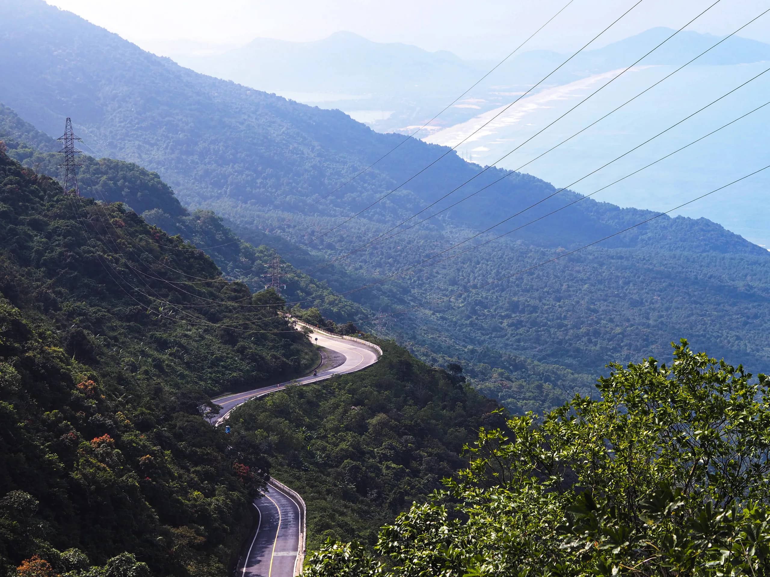 Stopping at Lăng Cô Bay on Hải Vân Pass