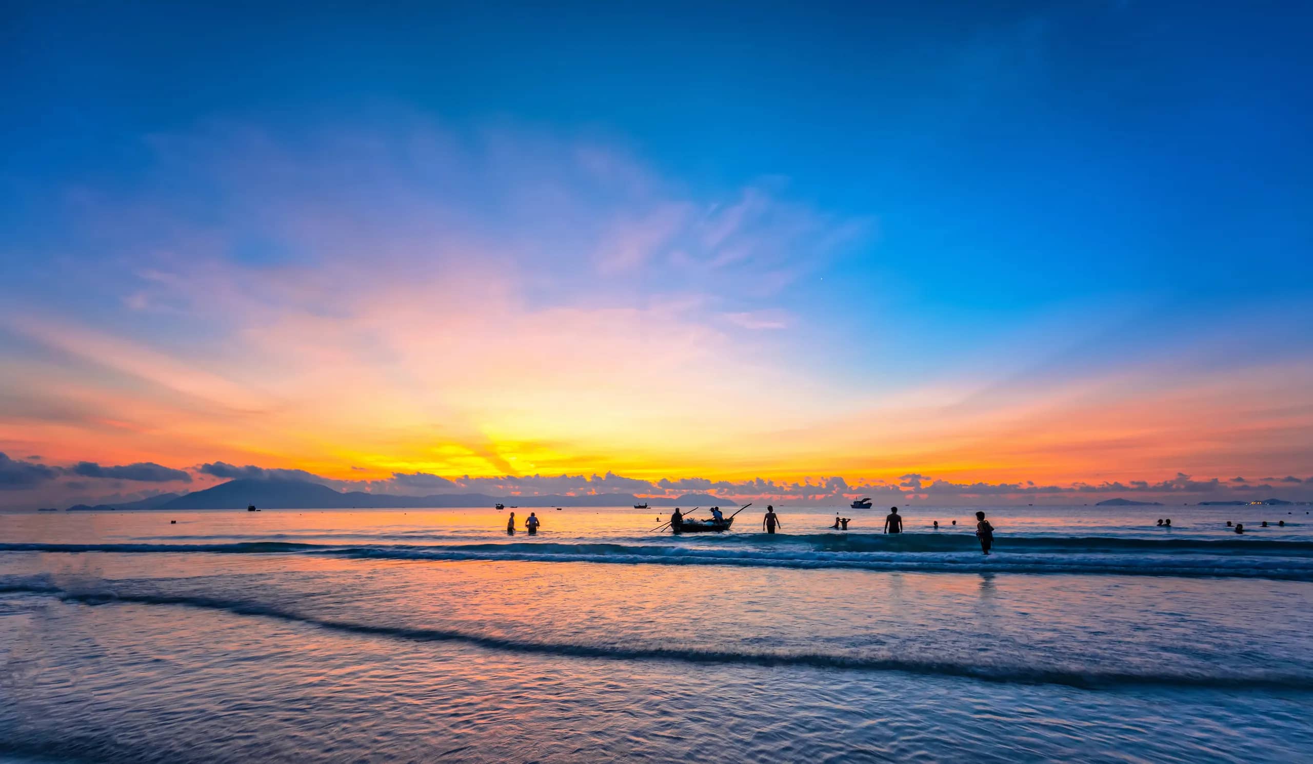 What to Do in Nha Trang at Night: Evening Guide and Night Markets