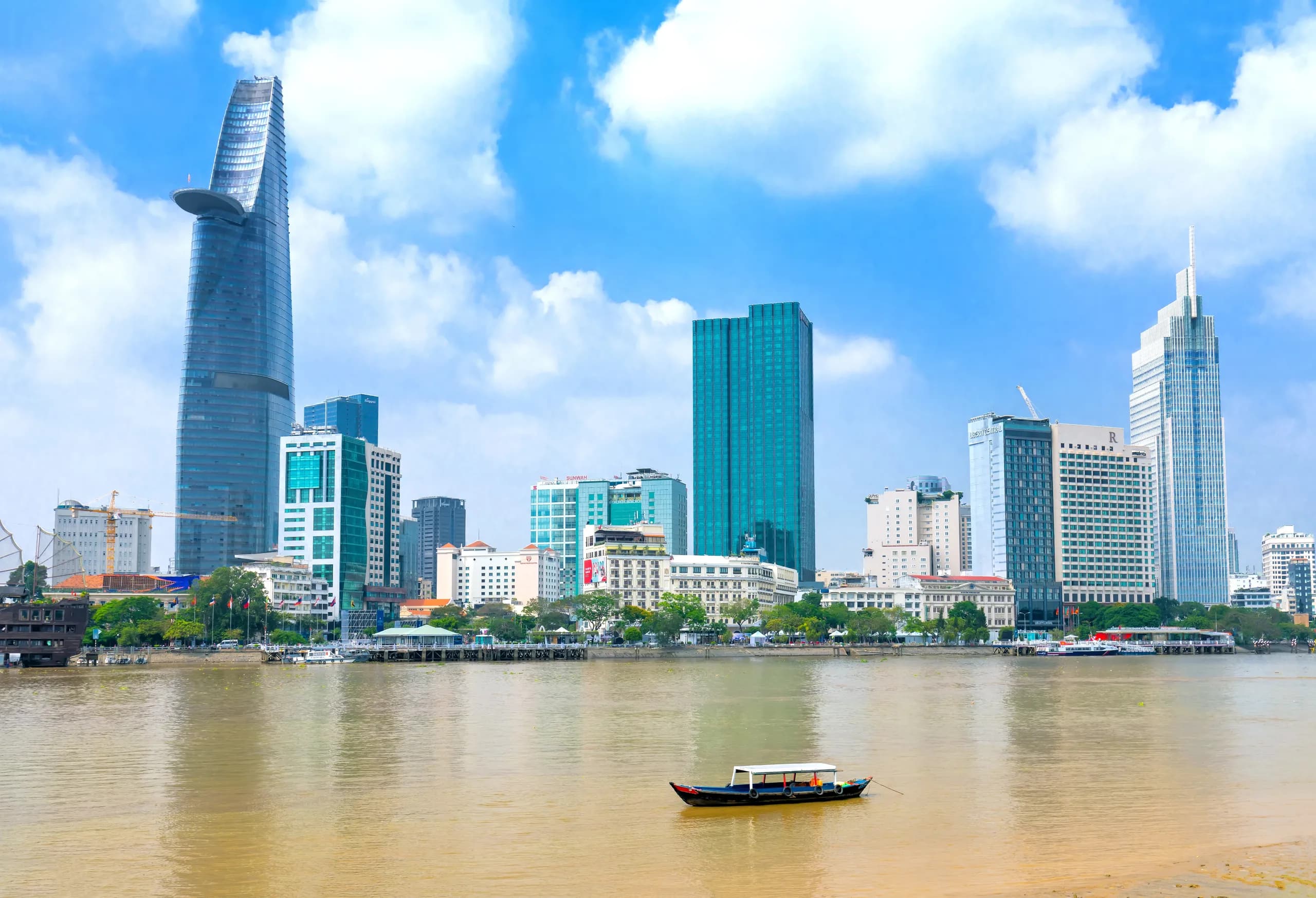 How Much Does a Day in Sài Gòn Cost? Guide to Budget, Mid-Range, & Luxury Travel