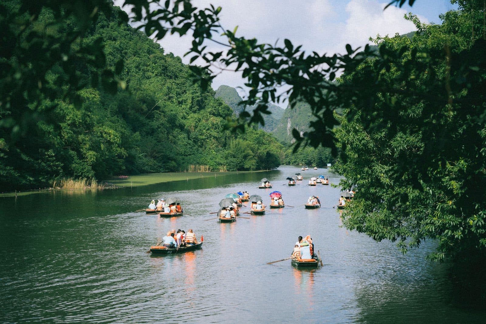 Ninh Bình Day Trip from Hà Nội: Tam Cốc and Tràng An