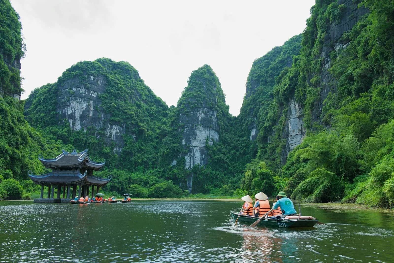 What to Do in Ninh Bình at Night: Evening Guide and Night Markets